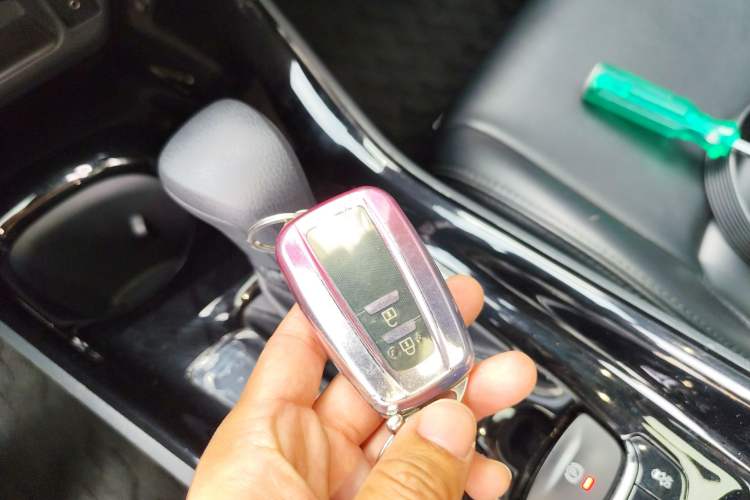 Used Toyota IZOA 2020 2.0L Enjoy Edition
