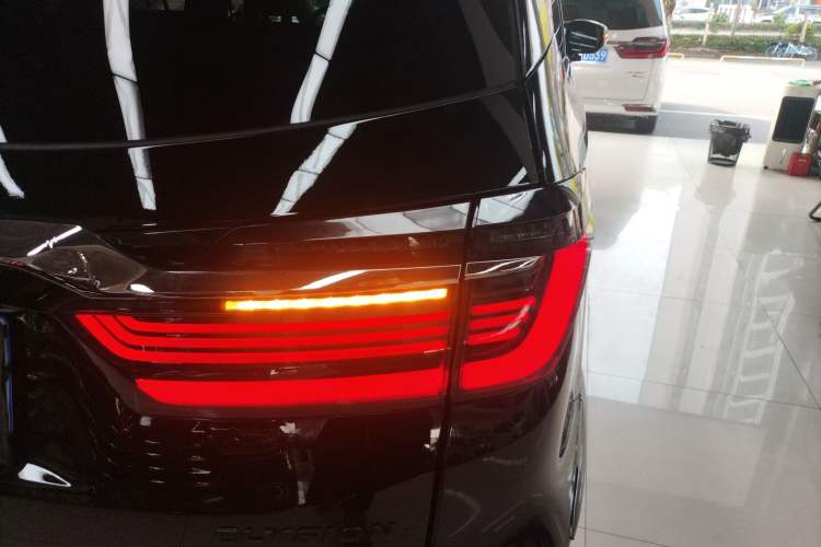 Used Honda Elysion 2022 2.0L eHEV Luxury Edition