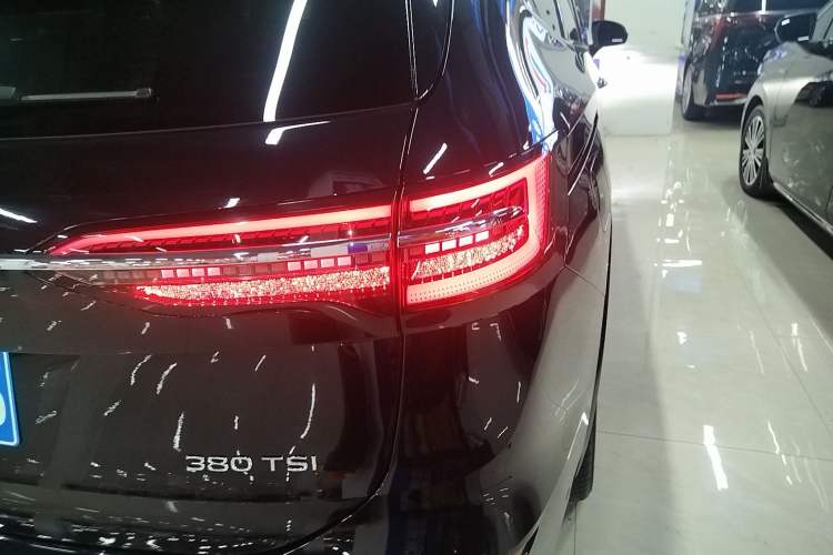 Used Volkswagen Viloran 2023 380TSI Prestige Edition