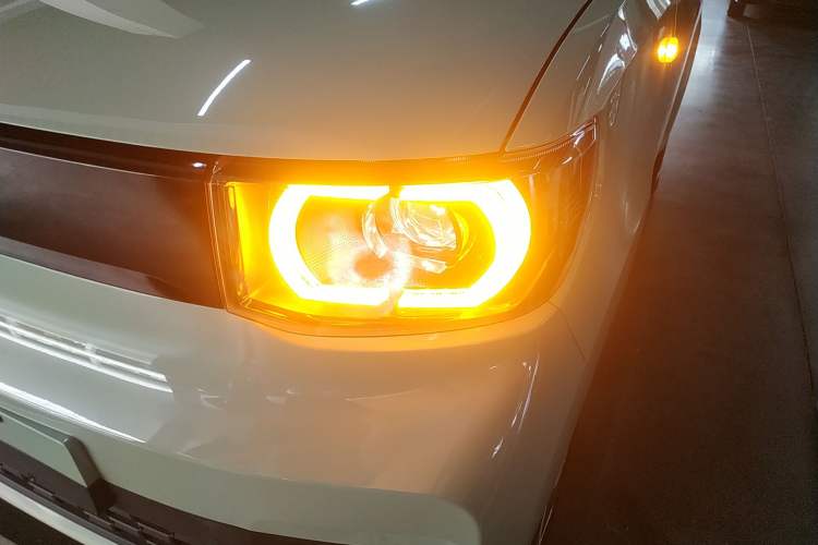 Used Wuling Hongguang MINIEV 2021 Macaron Fashion Edition Lithium-Ion Battery