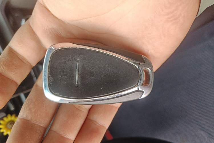 Used Chevrolet Orlando 2018 Redline 530T Automatic Enjoyment Edition (5+2 Model) – China V Standard Vehicle Key