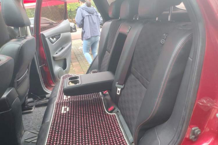 Used Nissan Qashqai 2016 2.0L CVT Luxury Edition Left Rear Seat