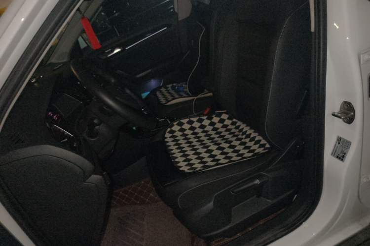 Used Volkswagen T-ROC 2021 280TSI DSG Two-Wheel Drive Comfort Connect Edition
