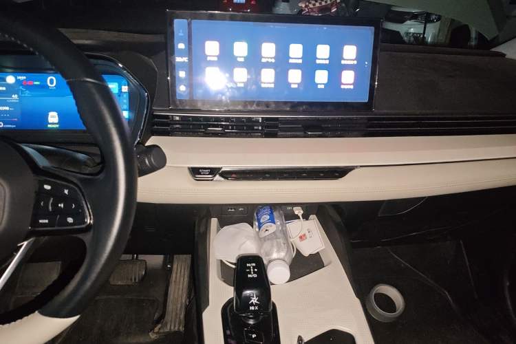 Used Geely Auto Emgrand L HiP 2022 1.5TD-DHT Pro 100KM Super Rui Audio And AC Panel