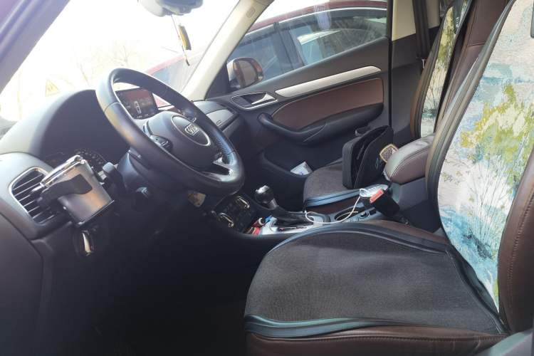 Used Audi Q3 2013 35 TFSI quattro Technology Edition Left Front Seat