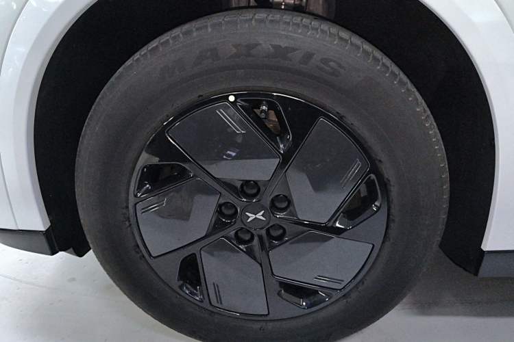 Used XPeng G6 2025 625 Long-Range Max Flagship Edition Exterior 4