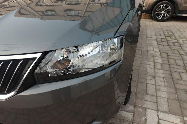 Used Skoda Rapid 2016 1.4L Manual Front-Wheel Drive Model