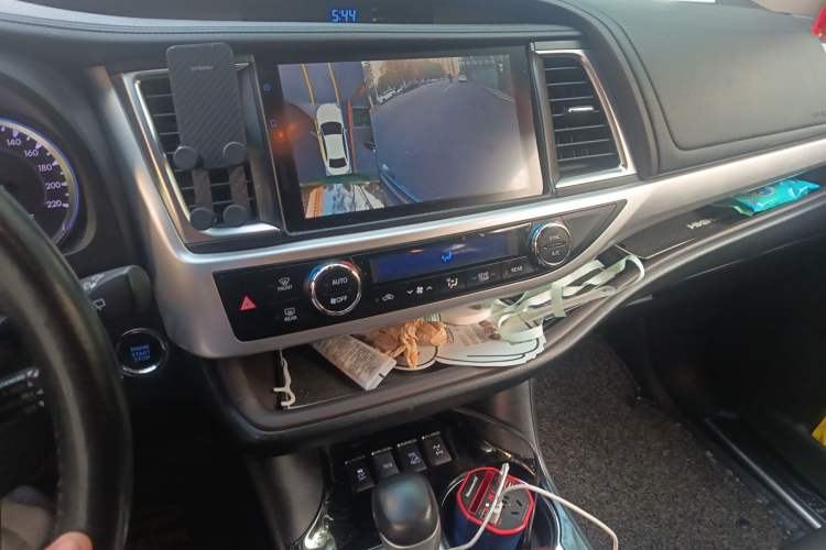 Used Toyota Highlander 2018 2.0T Four-Wheel Drive Prestige Version 7 Seats China VI Standard