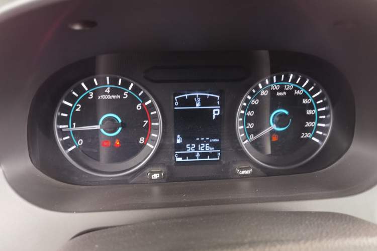 Used FORTHING Joyear S50 2014 1.6L CVT Luxury Model
