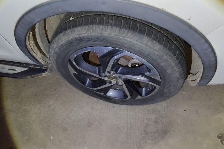 Used Dongfeng Aeolus AX5 2017 1.4T Automatic Qushang Model Right Front Wheel Hub