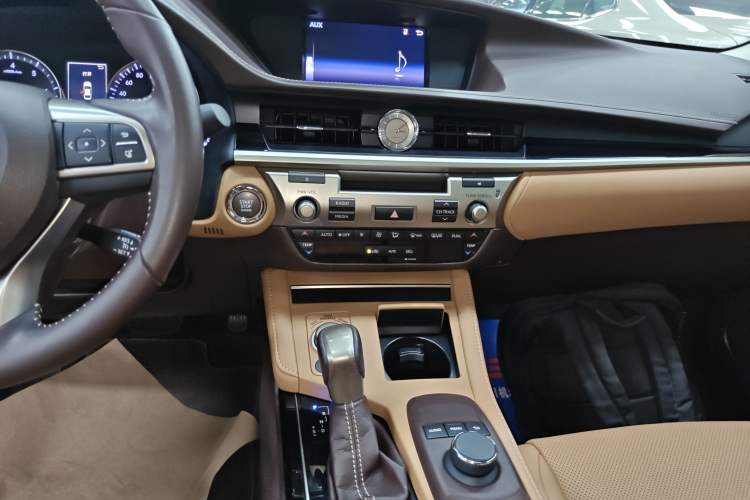 Used Lexus ES 2015 200 Elite Edition Audio And AC Panel