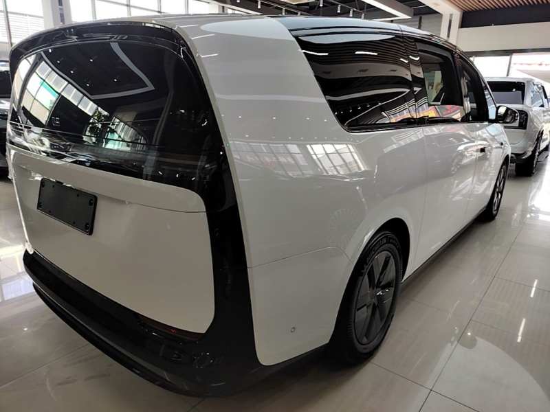 Used Li Auto MEGA 2024 Ultra Model — 6