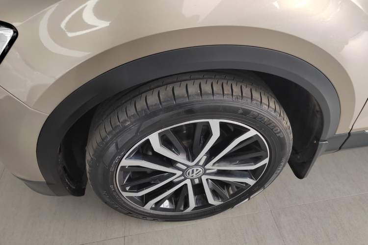 Used Volkswagen T-ROC 2019 280TSI DSG Two-Wheel Drive Comfort Version China VI Standard
