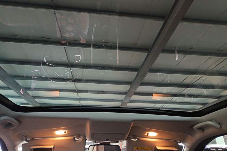 Used Land Rover Discovery Sport 2019 240 PS SE Version China VI Standard Headliner