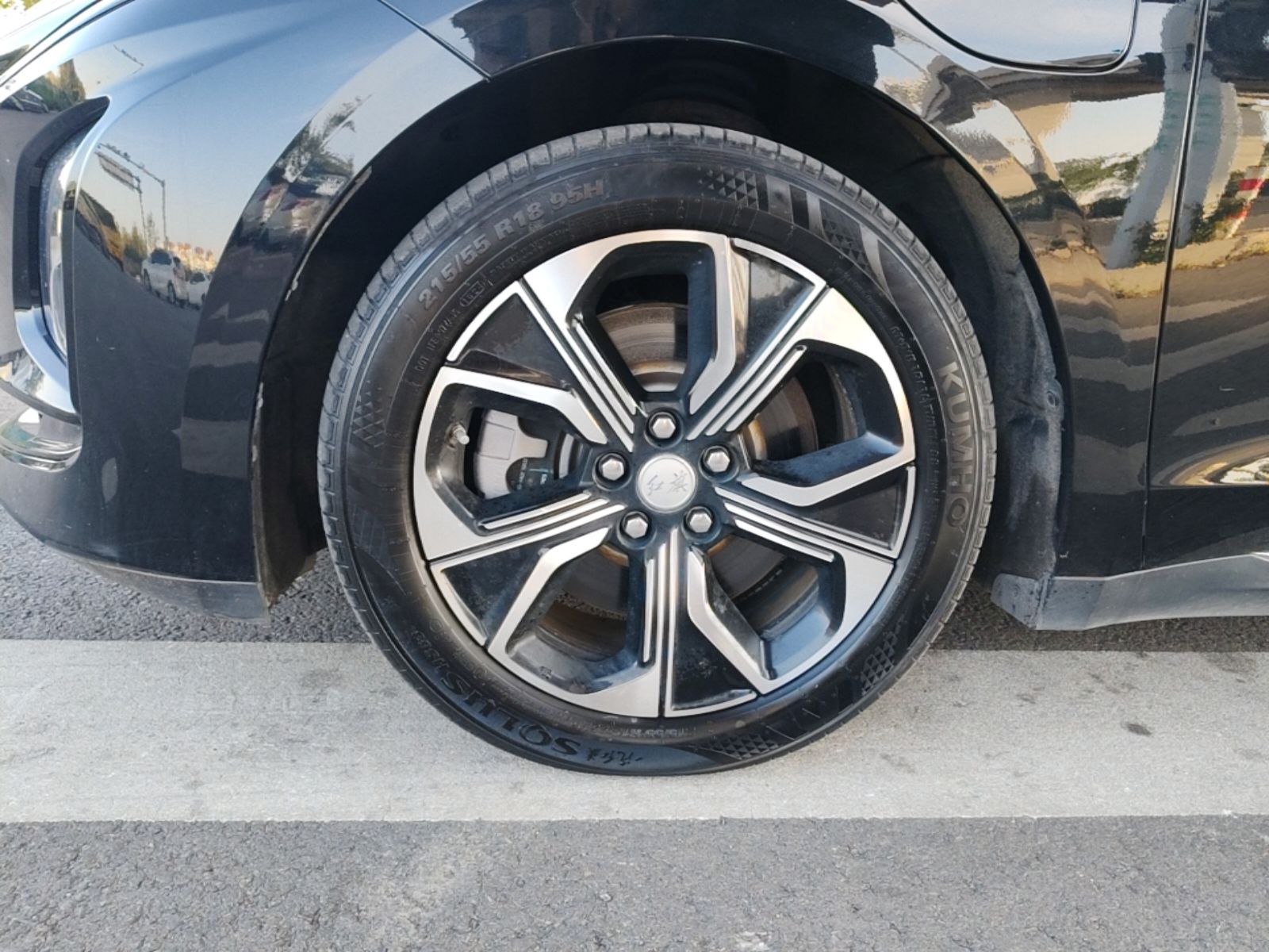 Hongqi E-QM5 2023 Base Travel Edition — снимка 10