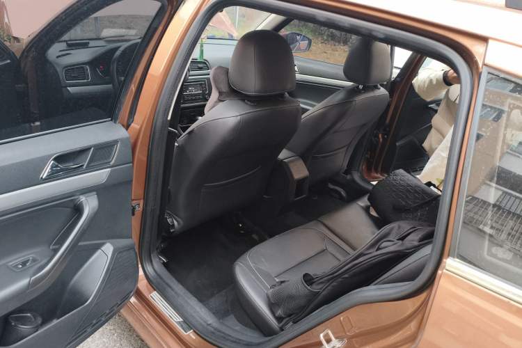 Used Volkswagen Gran Lavida 2015 1.6L Automatic Comfort Edition
