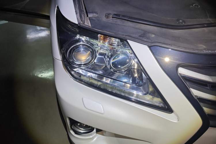 Used Lexus LX 2013 570