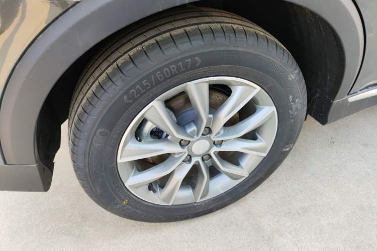 Used Roewe RX5 2025 PLUS 330TGI Automatic Trendsetting Smart Edition Right Rear Wheel Hub