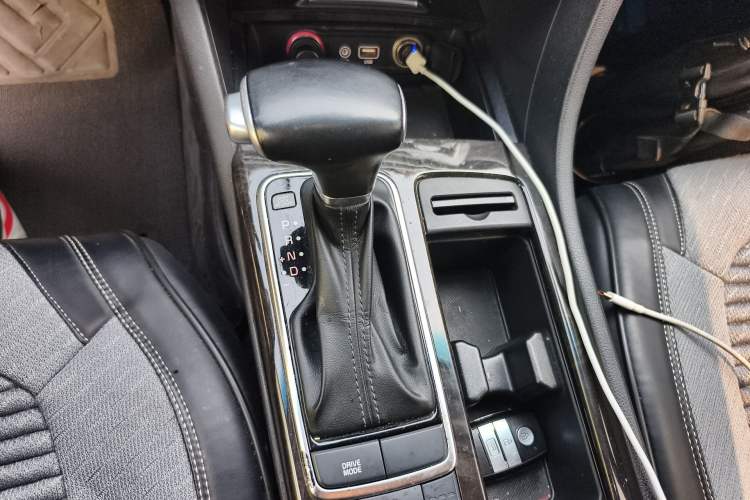 Used Kia K5 2016 2.0L Automatic LUX Gear Lever