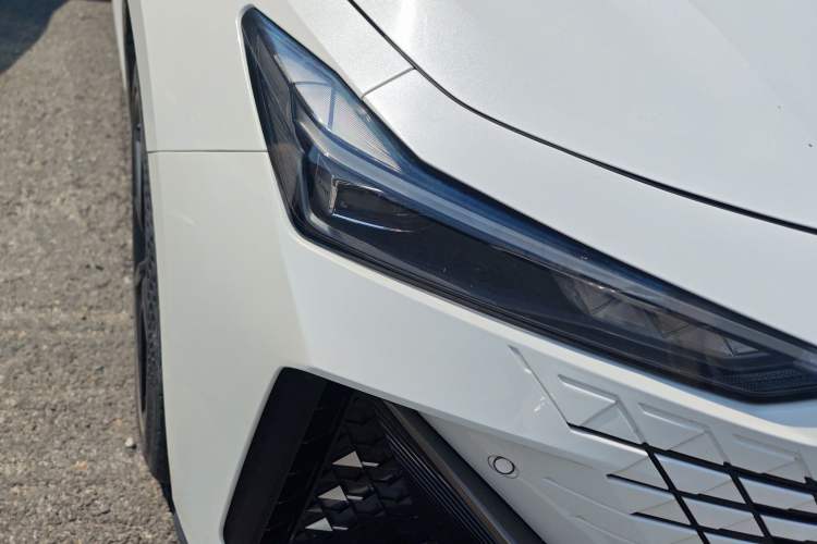 Used Changan UNI-V 2022 1.5T Prestige Version
