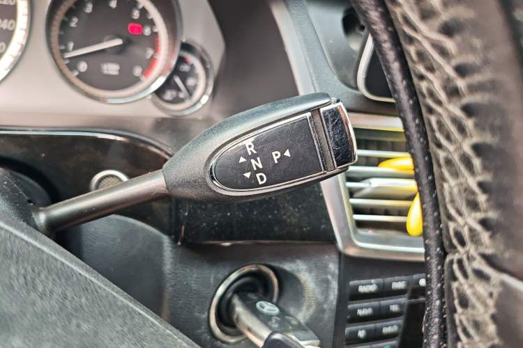 Used Mercedes-Benz E-Class 2010 E 300 L Fashion Model