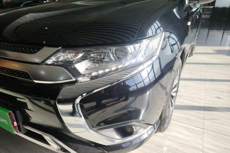 Used Mitsubishi Outlander 2021 2.0L Two-Wheel Drive Comfort Edition 5 Seats
