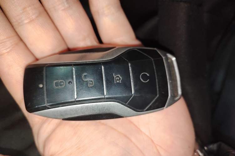 Used BYD Song MAX 2021 Upgraded Model 1.5T Automatic Prestige 7-Seater Vehicle Key