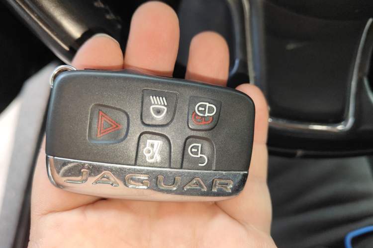 Used Jaguar XJ 2016 XJL 2.0T Two-Wheel-Drive Elegant Business Edition