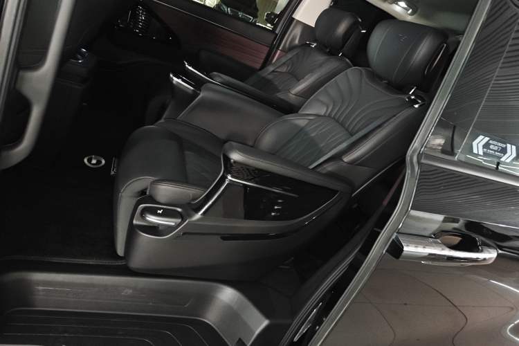 Used GAC Trumpchi M8 2024 Master Series 400T Prestige Edition Left Rear Seat