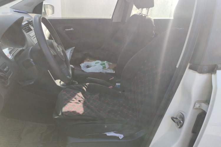 Used Volkswagen Polo 2013 1.4L Manual Fashion Edition
