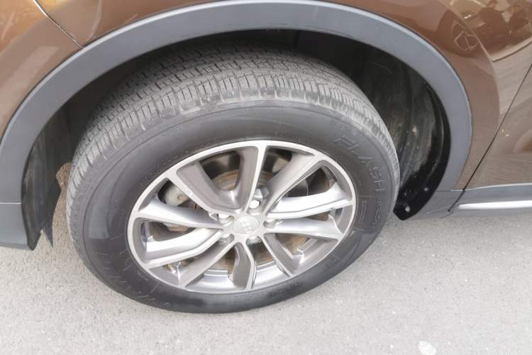 Used Geely Auto Emgrand X7 Sport 2018 1.8TD Automatic Two-Wheel Drive Zhiya Model
