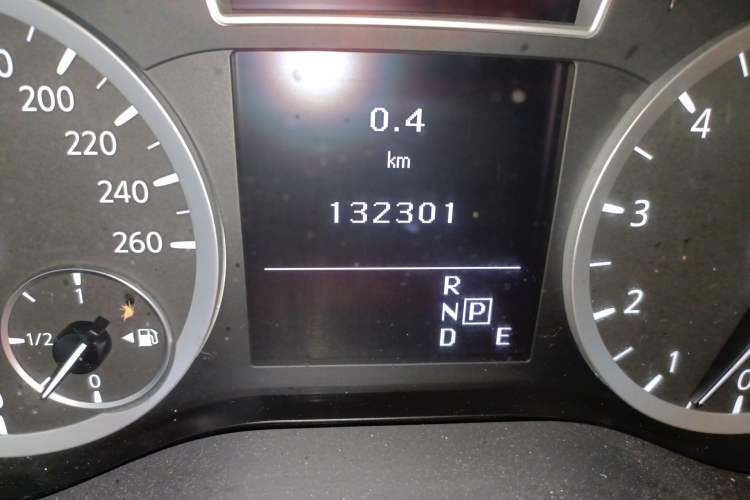 Used Infiniti QX30 2017 2.0T Four-Wheel Drive Sport Edition Odometer Close Up