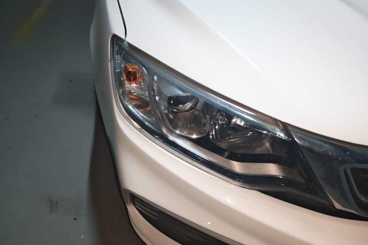 Used Geely Auto Vision 2020 Revised Version 1.5L CVT Asian Games Edition Right Front Headlight