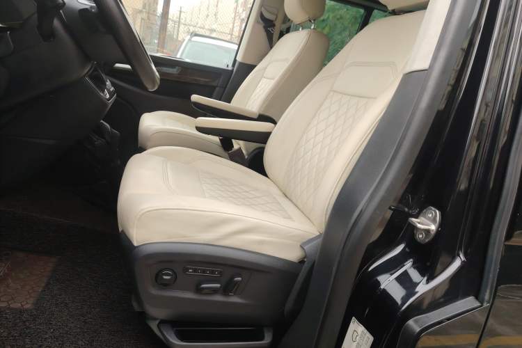 Used Volkswagen Multivan 2018 2.0 TSI 4x4 Prestige Edition 7-Seater
