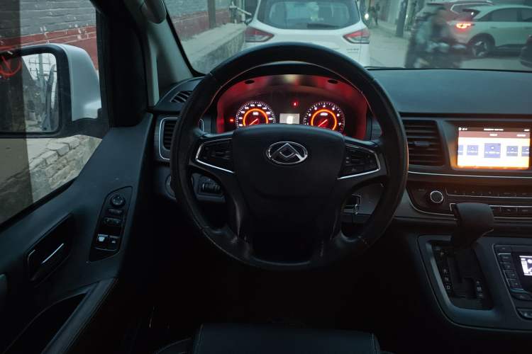 Used SAIC MAXUS G10 2019 PLUS 2.0T Automatic Elite Edition China V Standard Steering Wheel