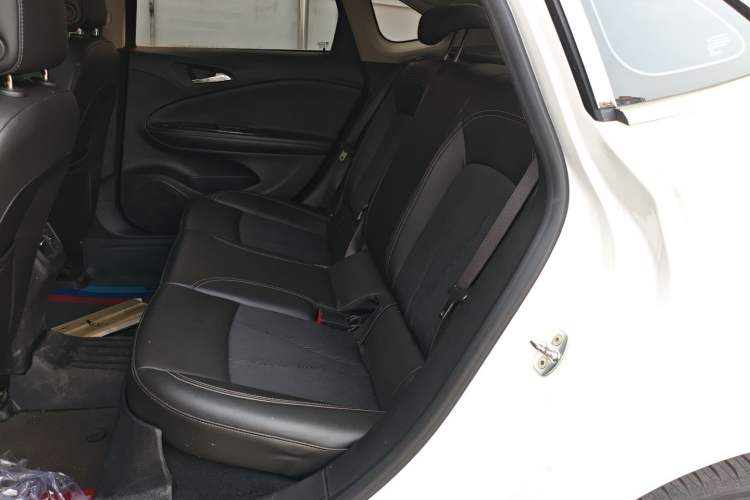 Used Buick Verano 2020 20T CVT Leading Edition Left Rear Seat