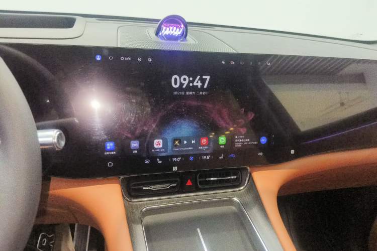 Used Hima AITO M8 2025 Extended-Range Max+ Version 53.4 kWh 5-Seater Edition Audio And AC Panel