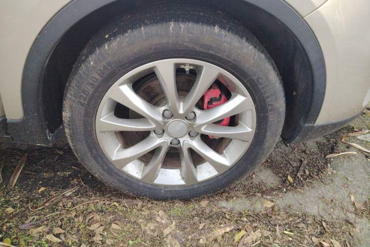 Used Geely Auto Emgrand GS 2016 Sport Edition 1.8L Automatic LingShang Model Right Front Wheel Hub