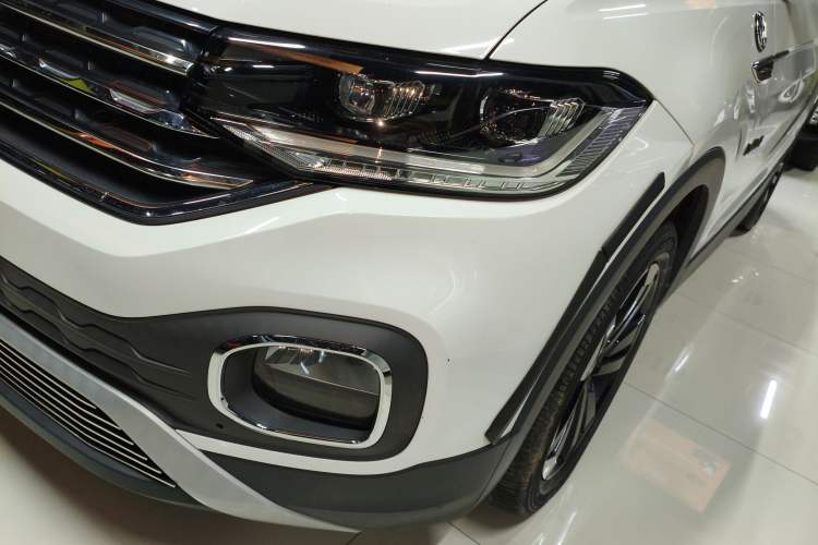 Used Volkswagen Tacqua 2020 1.5L Automatic Yue Left Front Headlight