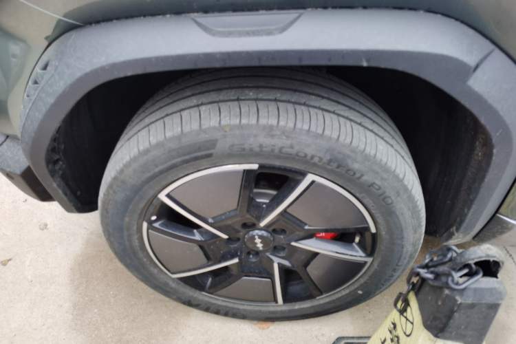 Used Formula Leopard Titanium 3 2025 501KM All-Wheel Drive Intelligent Driving Ultra Version
