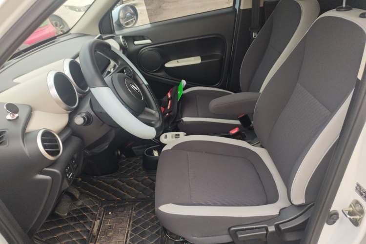 Used ORA Black Cat 2022 Updated Version 301 km Cute Pet Edition Lithium Iron Phosphate
