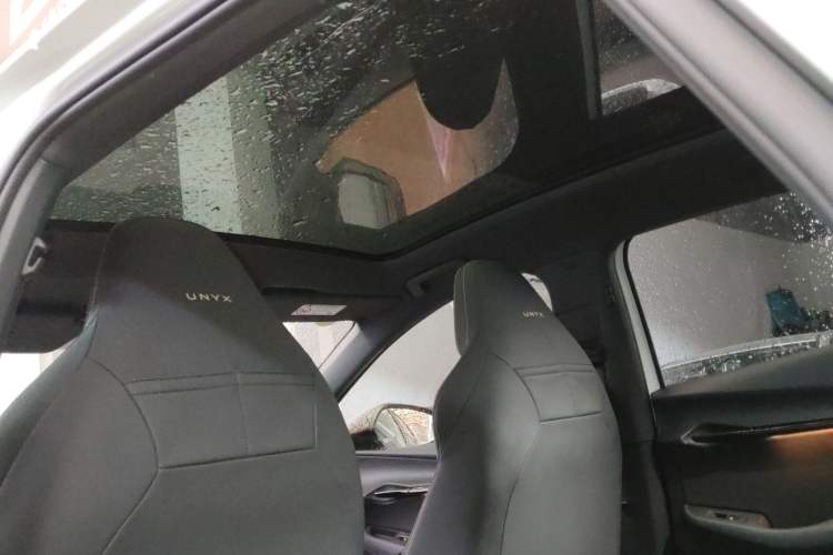 Used Volkswagen ID.UNYX 2024 Pro Long-Range Version