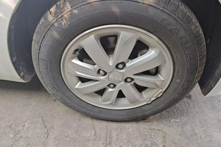 Used Kia K2 2015 Sedan 1.4L MT GLS
