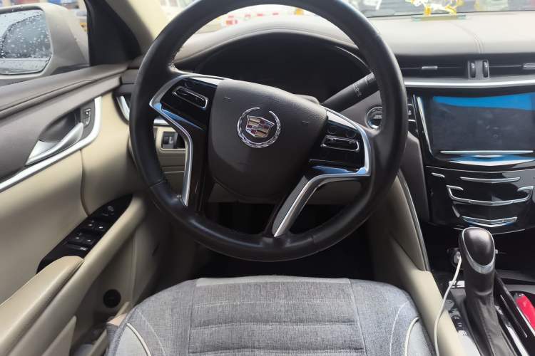 Used Cadillac XTS 2014 28T Comfort Version Steering Wheel