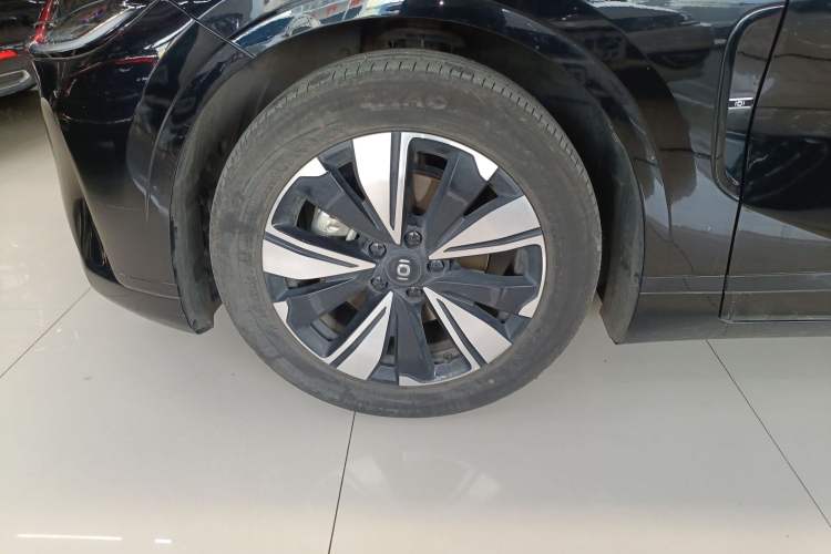 Used CHANGAN NEVO A07 2024 All-Electric "True Fragrant" Edition 515 Elite Model Left Front Wheel Hub