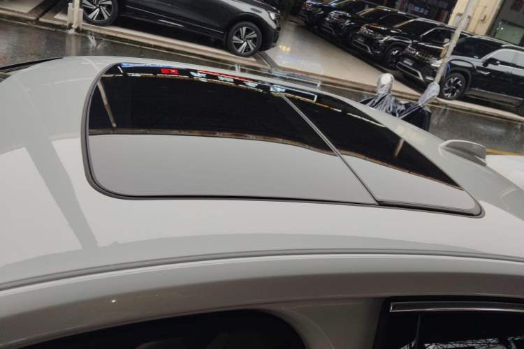 Used Volvo S60 2024 B4 Zhiyi Luxury Edition Roof