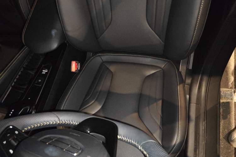 Used Geely Auto Coolray 2025 Bin Yue L 1.5T DCT Starlight Edition
