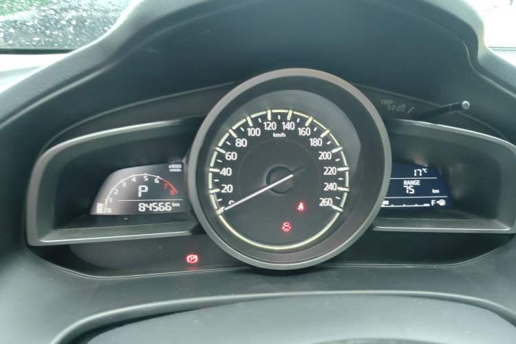 Used Mazda 3 Axela 2019 Cloud-Controlled Sedan 1.5L Automatic Luxury Model China VI Standard
