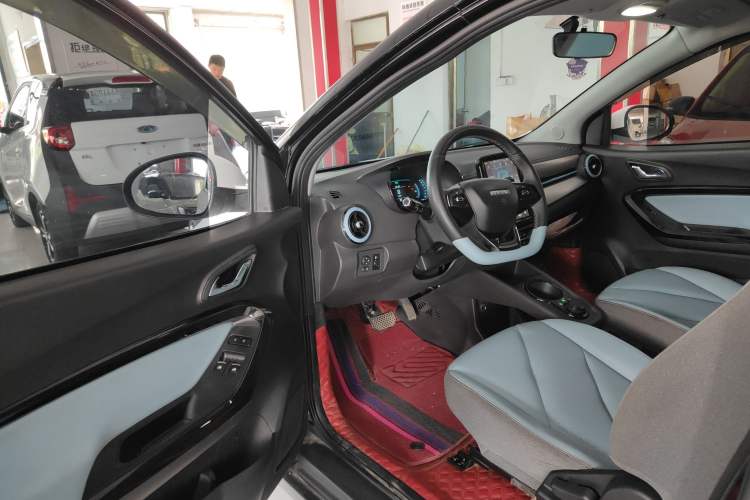 Used Chery QQ Little Ant 2022 Revised Version Sweet Pink Edition Half-Sugar Version Lithium Iron Phosphate 30.7 kWh 30 kW 301 km