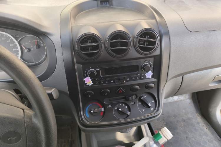 Used Wuling Hongguang 2014 1.2L Base Model China IV Audio And AC Panel